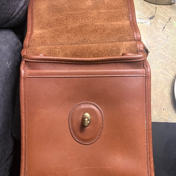 Vintage Coach Crossbody chestnut, amazing condition near perfect amazing deal - Picture 5 of 9